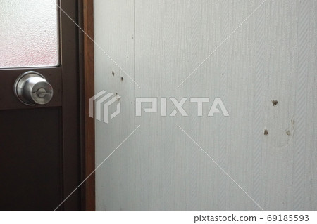 Hole in wall without care rails 69185593