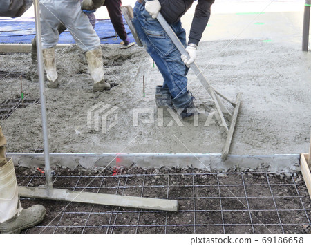 Concrete construction work 69186658