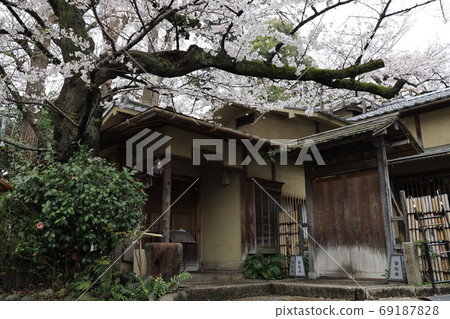 Ryomatsutei building in Taito-ku, Tokyo 69187828