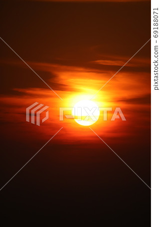 A sunset 69188071