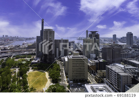 從神戶市政廳俯瞰神戶港的神戶,兵庫縣神戶市 從神戶市政廳俯瞰神戶港的神戶,兵庫縣神戶市 69188119