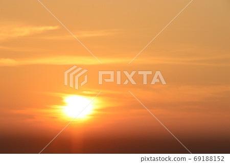 A sunset 69188152