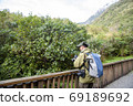 活躍的老人在新西蘭南島韋斯特蘭國家公園旅行弗朗茲·約瑟夫冰川 69189692