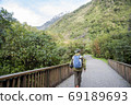 活躍的老人在新西蘭南島韋斯特蘭國家公園旅行弗朗茲·約瑟夫冰川 69189693