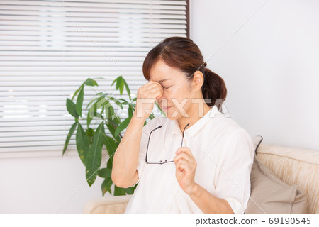 Senior female physical condition 69190545