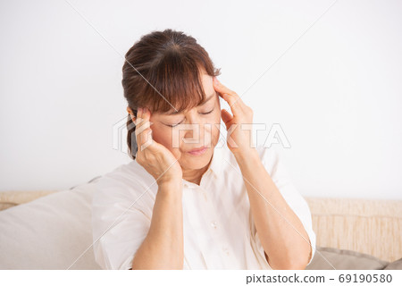 Senior female physical condition 69190580