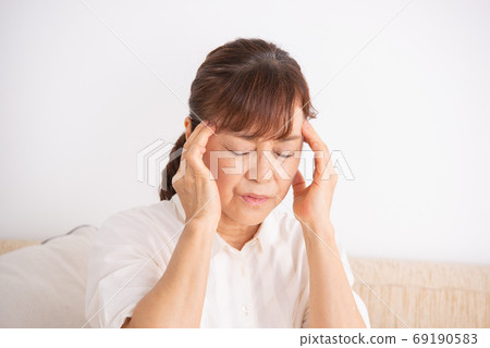 Senior female physical condition Senior female physical condition 69190583