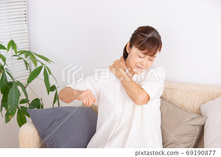 Senior female physical condition Senior female physical condition 69190877