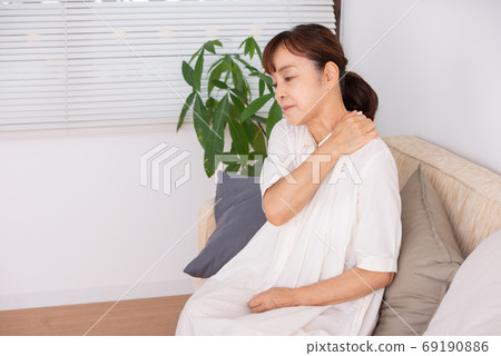 Senior female physical condition Senior female physical condition 69190886