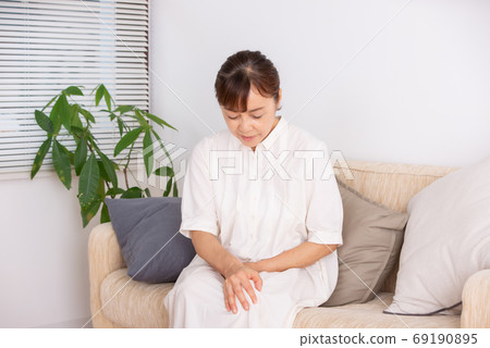 Senior female physical condition Senior female physical condition 69190895