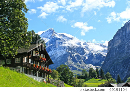 Scene of Alpine girl coming out to Heidi 69191104