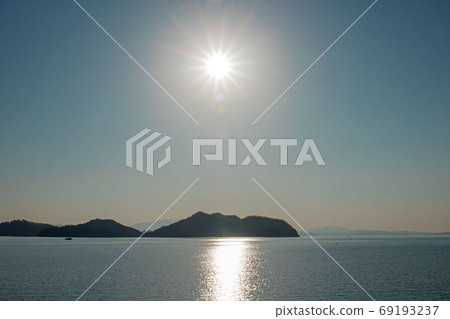 Tidal flat sunset Tidal flat sunset 69193237