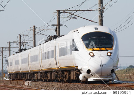 Series 885: White Seagull Nagasaki Main Line Kanzaki-Igaya 69195994