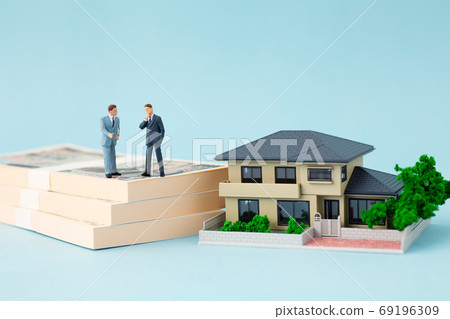住宅模型和商人 69196309