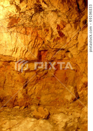 Kiyomi is Oka Limestone Cave (Hahajima Island, Ogasawara Village, Tokyo) Kiyomi is Oka Limestone Cave (Hahajima Island, Ogasawara Village, Tokyo) 69196833