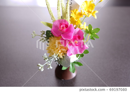 Preserved flower arrangement for Buddhist altar 69197080