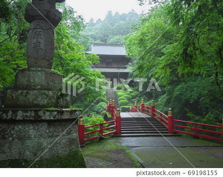 Unganji Temple, a bridge on a rainy day Unganji Temple, a bridge on a rainy day 69198155
