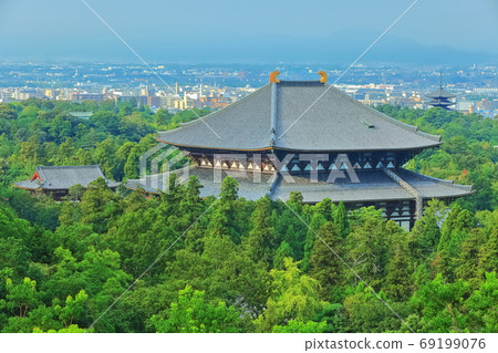 [Nara Prefecture] Great Buddha of Todaiji Temple and Five-storied Pagoda of Kofukuji Temple 69199076