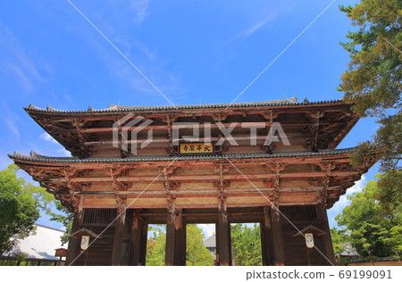 [奈良縣]南大門，東大寺在晴朗的天氣下 69199091