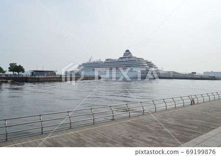 Yokohama, a luxurious passenger boat anchored in the Great Pier 69199876