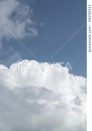 Summer clouds, clouds before the sunset Summer clouds, clouds before the sunset 69200411