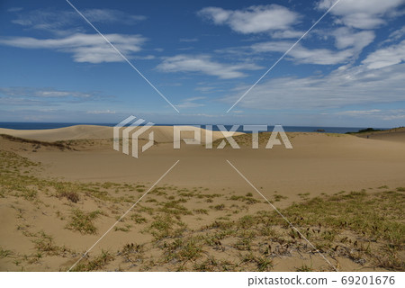 Beautiful landscape of Tottori sand dunes in Japan Beautiful landscape of Tottori sand dunes in Japan 69201676
