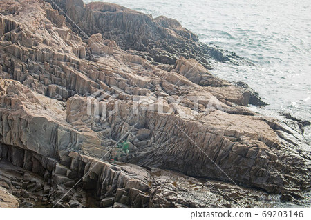 島 島 69203146