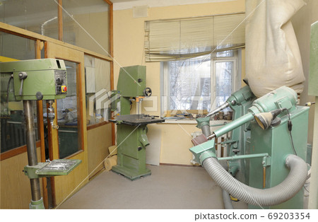 Belt grinding machine, vertical band saw, pillar Belt grinding machine, vertical band saw, pillar 69203354