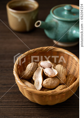 Boiled ground peanuts (Chiba) 69204154