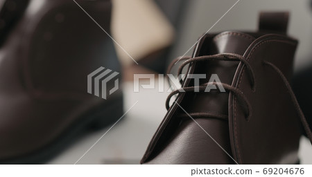 remove laces from chukka boots before maintenance 69204676