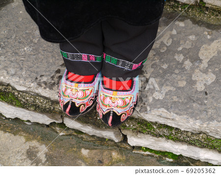 Guizhou National Costume 69205362