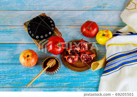 On the table in the synagogue are the symbols of On the table in the synagogue are the symbols of 69205501