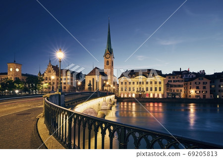 Zurich cityscape at twilight 69205813