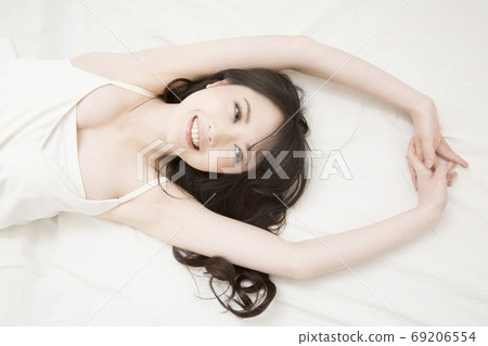 Relaxing woman Relaxing woman 69206554