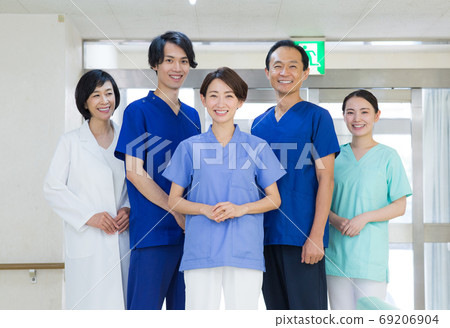 Medical Team 69206904