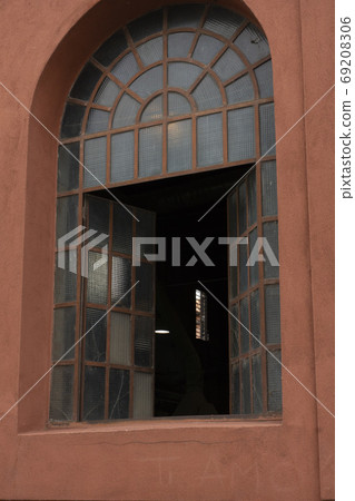 Old semi-circular window windows-Venice: Murano Old semi-circular window windows-Venice: Murano 69208306