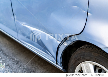 汽車划痕損壞碰撞事故 69209409