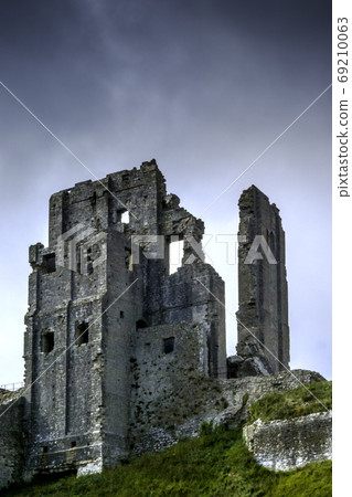 Remains of Corfe Castle, Dorset, United Kingdom Remains of Corfe Castle, Dorset, United Kingdom 69210063