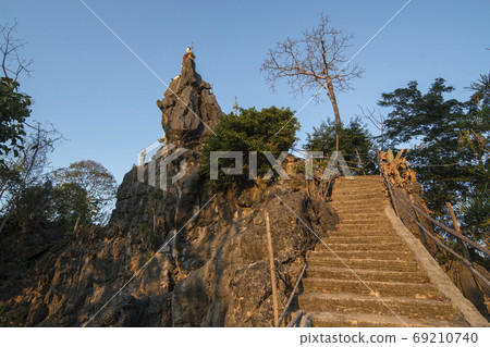 THAILAND MAE SOT TEMPLE SHRINE THAILAND MAE SOT TEMPLE SHRINE 69210740