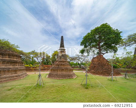 Old ruins of a temple in Phra Nakhon Si Ayutthaya province near 69212951