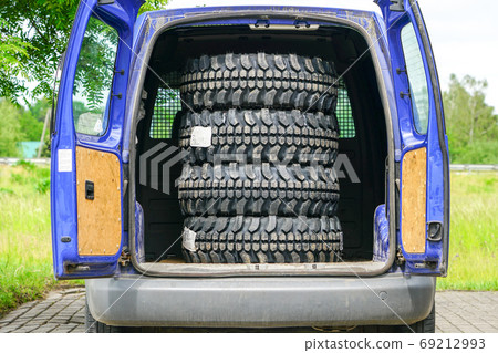 new mud and terrain tire set in the delivery car new mud and terrain tire set in the delivery car 69212993