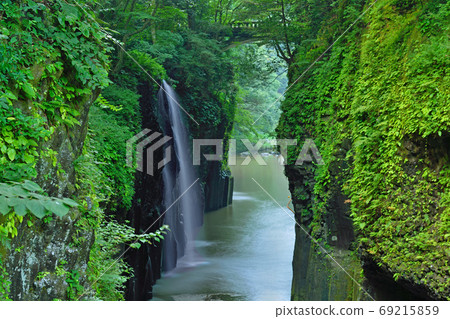 Takachiho Gorges · Masaki Falls 69215859