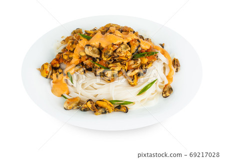 Rice noodles with mussels Rice noodles with mussels 69217028