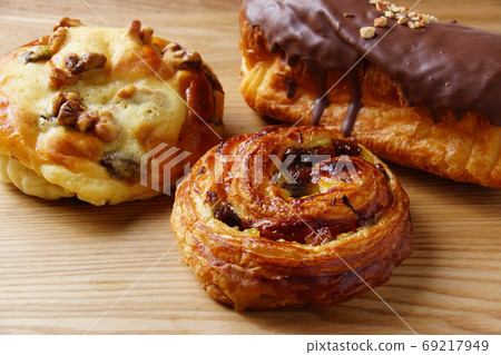 Sweet bread Sweet bread 69217949