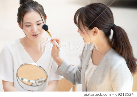 美容顧問美容顧問 美容顧問美容顧問 69218524