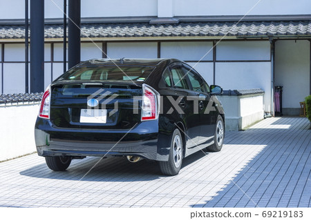 黑色環保車和白牆 黑色環保車和白牆 69219183