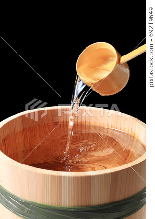 桶中清酒的形象 69219649