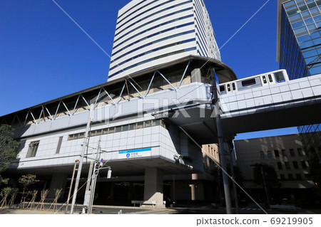 Yurikamome Takeshiba Station (Tokyo Seaside New Transit Seaside Line Station in Minato-ku, Tokyo) 69219905