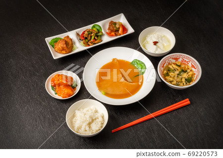 魚翅豪華中國菜魚翅 魚翅豪華中國菜魚翅 69220573