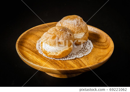 Cream puff A kind of french cake cream puff 69221062